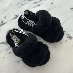 Ugg sandal made of real fur from lamb.